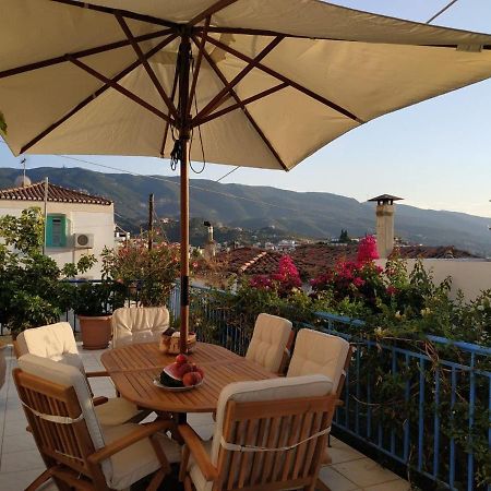Aquarella-Stylish Veranda Apartment In Centre Of Poros Town المظهر الخارجي الصورة