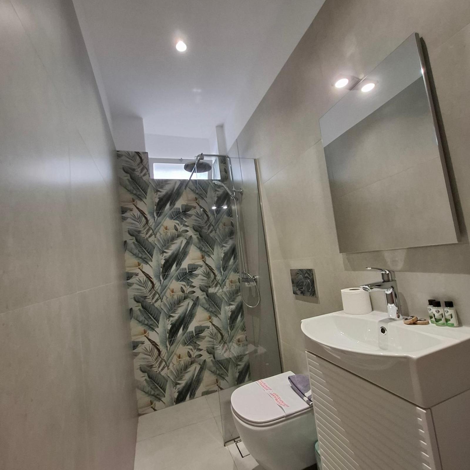 Aquarella-Stylish Veranda Apartment In Centre Of Poros Town المظهر الخارجي الصورة