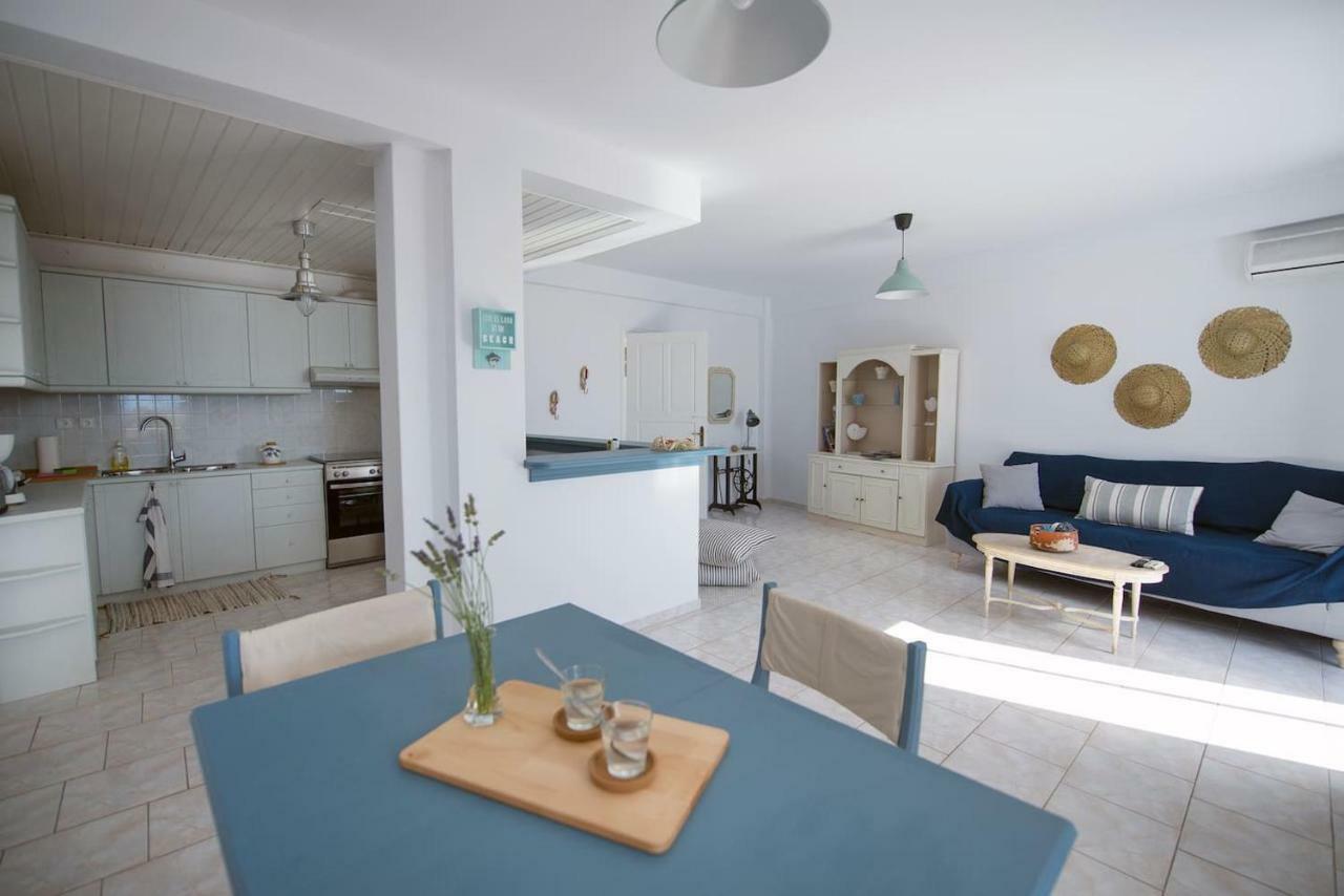 Aquarella-Stylish Veranda Apartment In Centre Of Poros Town المظهر الخارجي الصورة