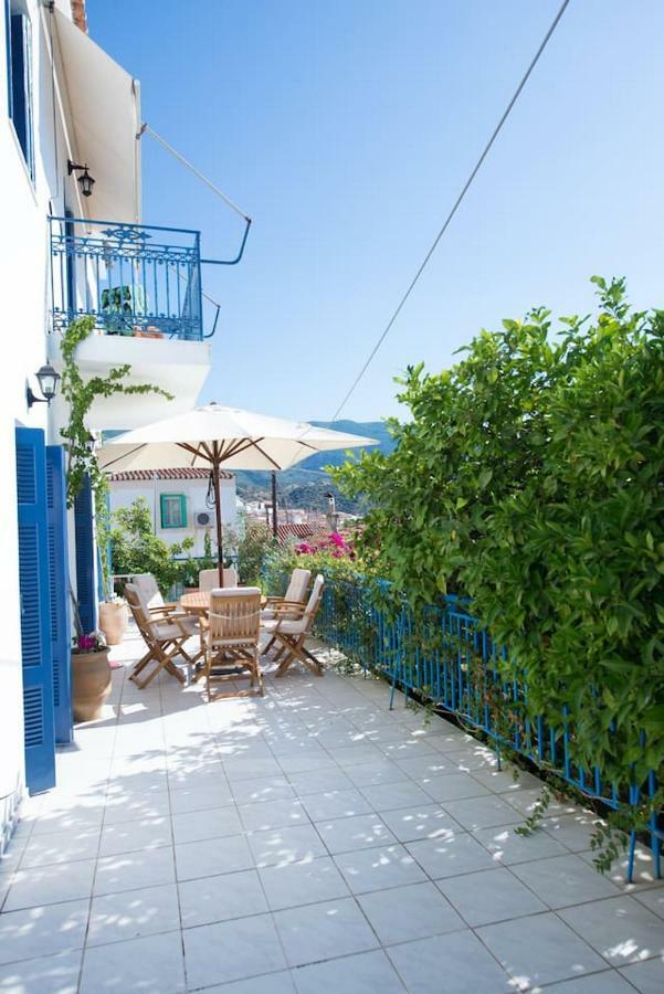 Aquarella-Stylish Veranda Apartment In Centre Of Poros Town المظهر الخارجي الصورة