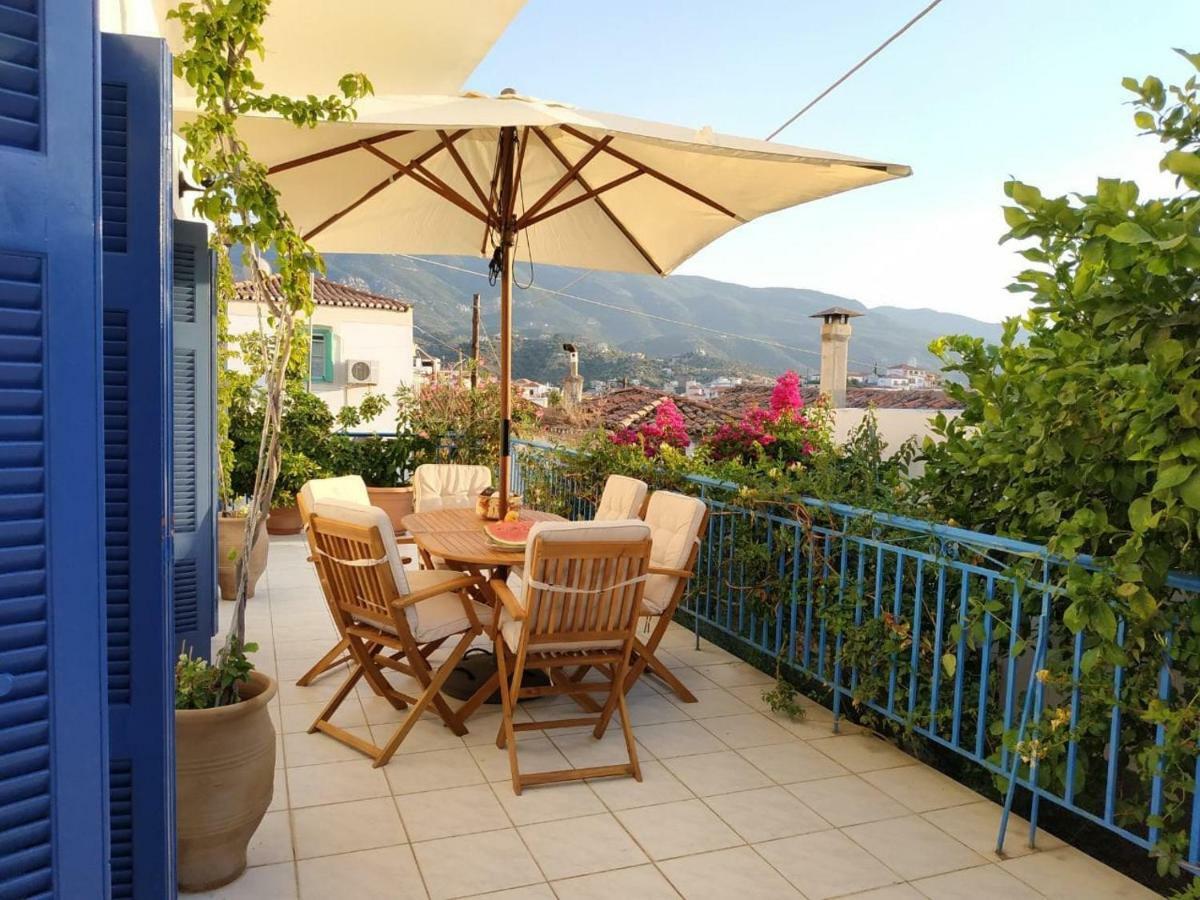 Aquarella-Stylish Veranda Apartment In Centre Of Poros Town المظهر الخارجي الصورة