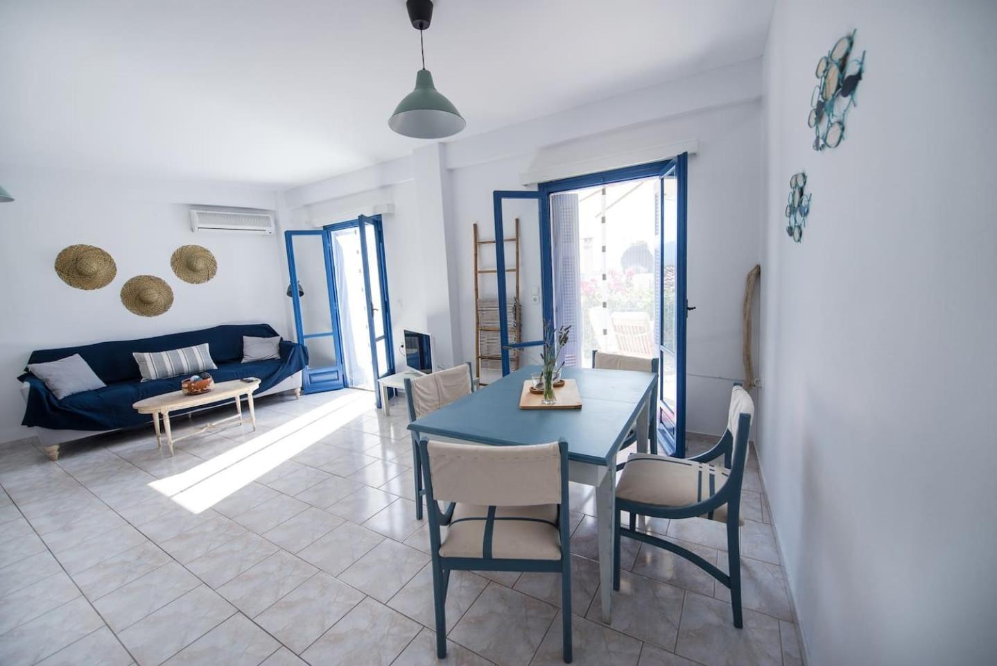 Aquarella-Stylish Veranda Apartment In Centre Of Poros Town المظهر الخارجي الصورة