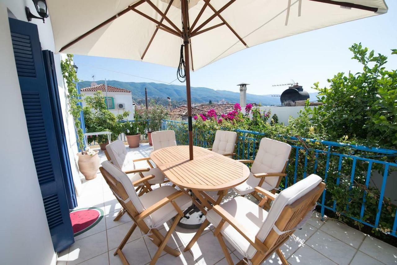 Aquarella-Stylish Veranda Apartment In Centre Of Poros Town المظهر الخارجي الصورة