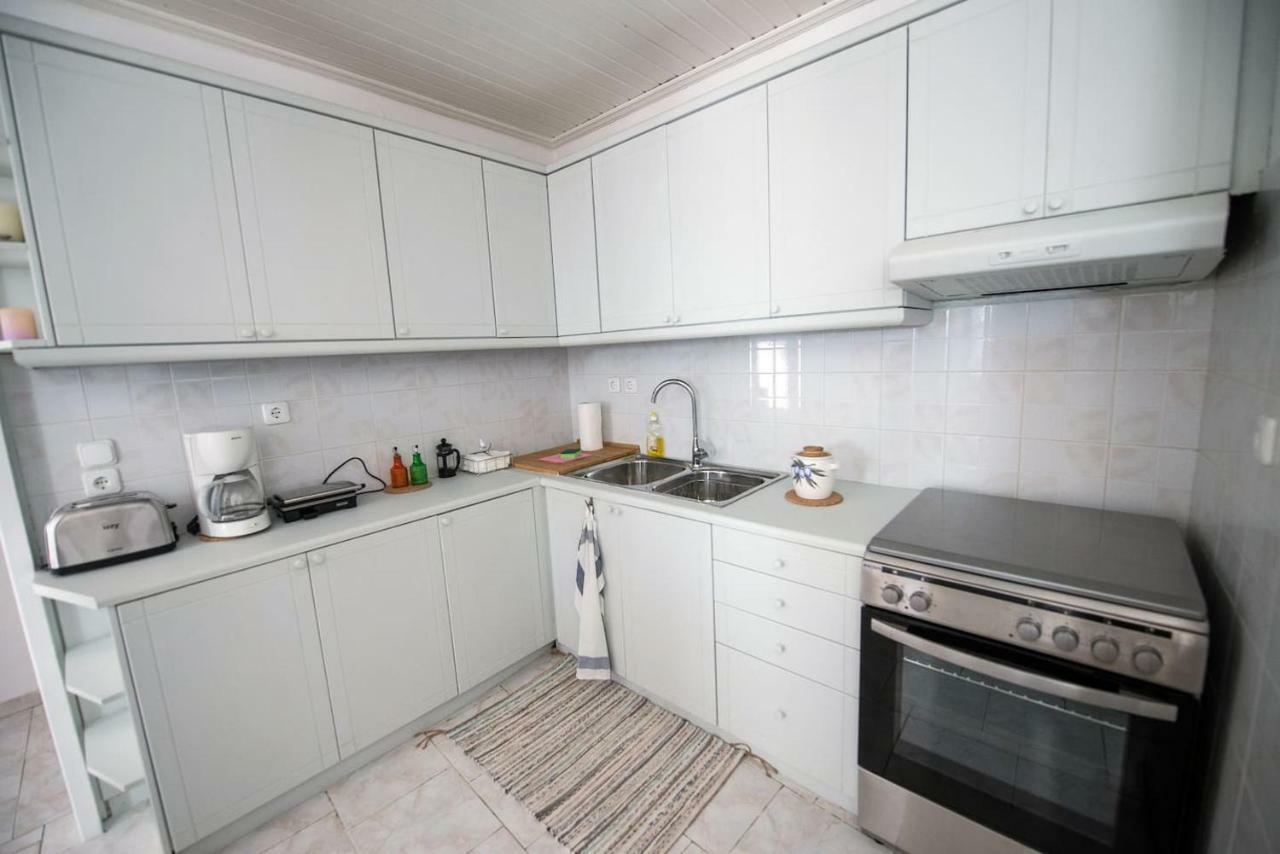 Aquarella-Stylish Veranda Apartment In Centre Of Poros Town المظهر الخارجي الصورة