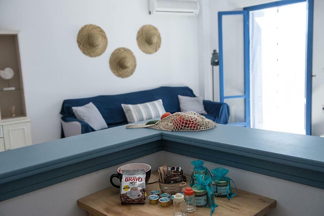 Aquarella-Stylish Veranda Apartment In Centre Of Poros Town المظهر الخارجي الصورة