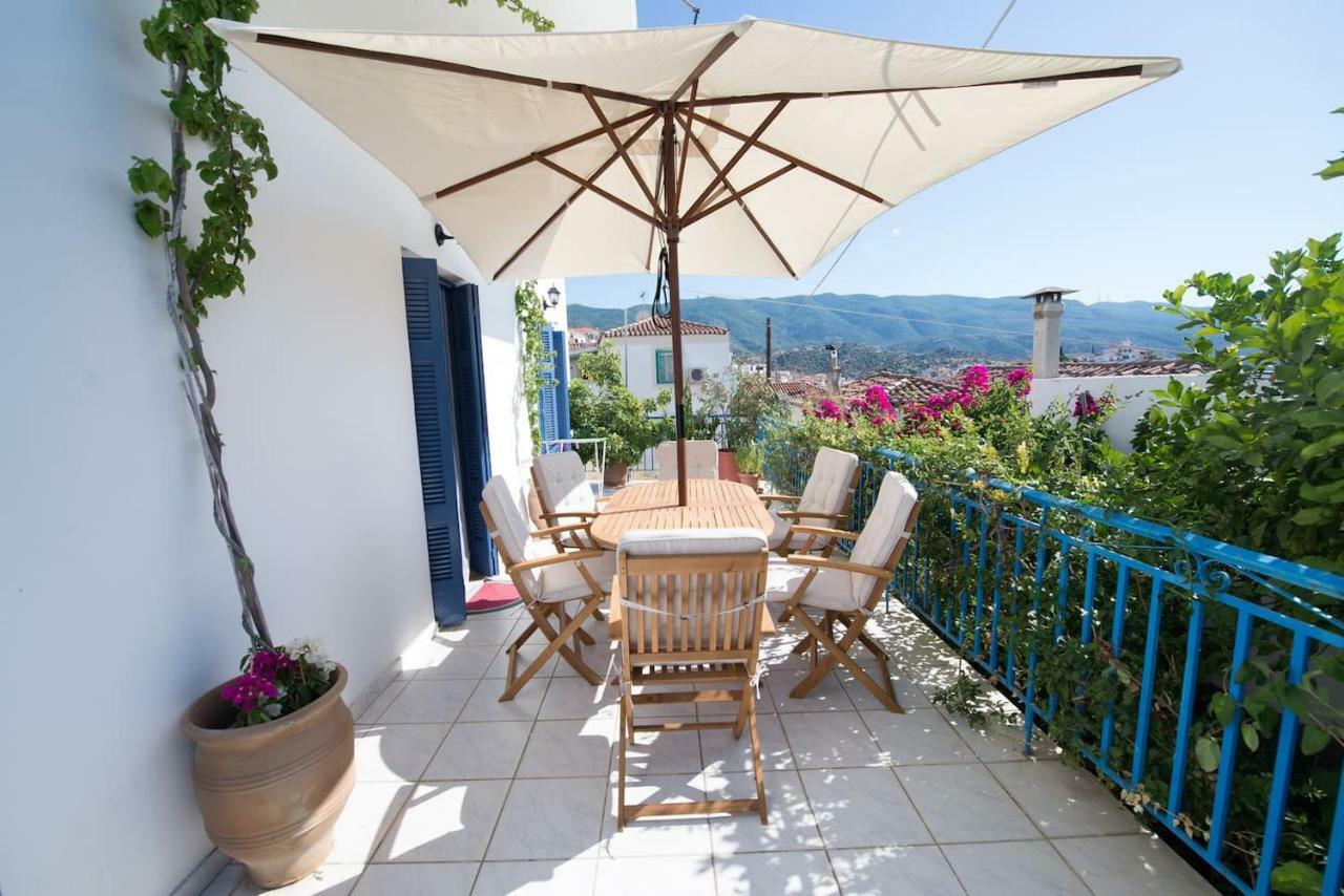 Aquarella-Stylish Veranda Apartment In Centre Of Poros Town المظهر الخارجي الصورة